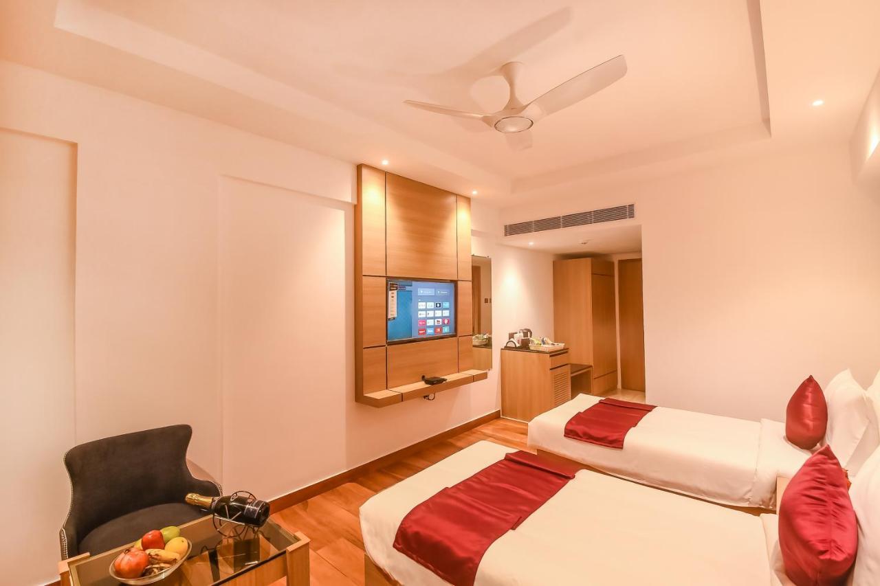Emerald Clarks Inn Suites Mysore Exterior foto