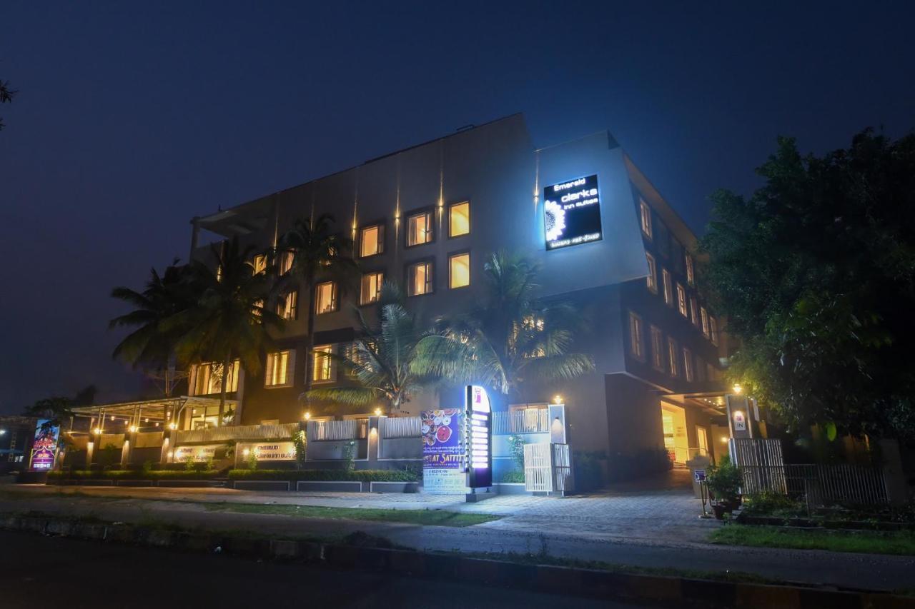 Emerald Clarks Inn Suites Mysore Exterior foto