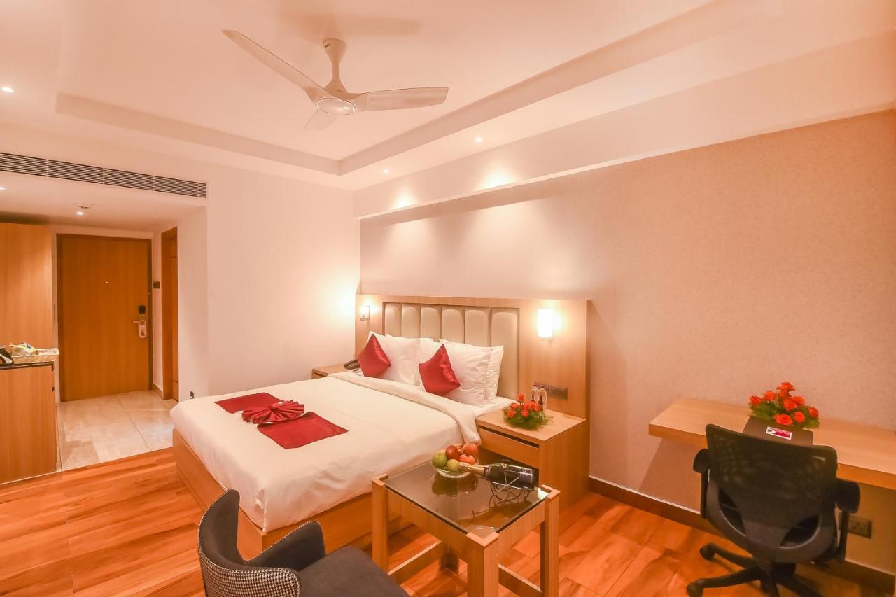 Emerald Clarks Inn Suites Mysore Exterior foto