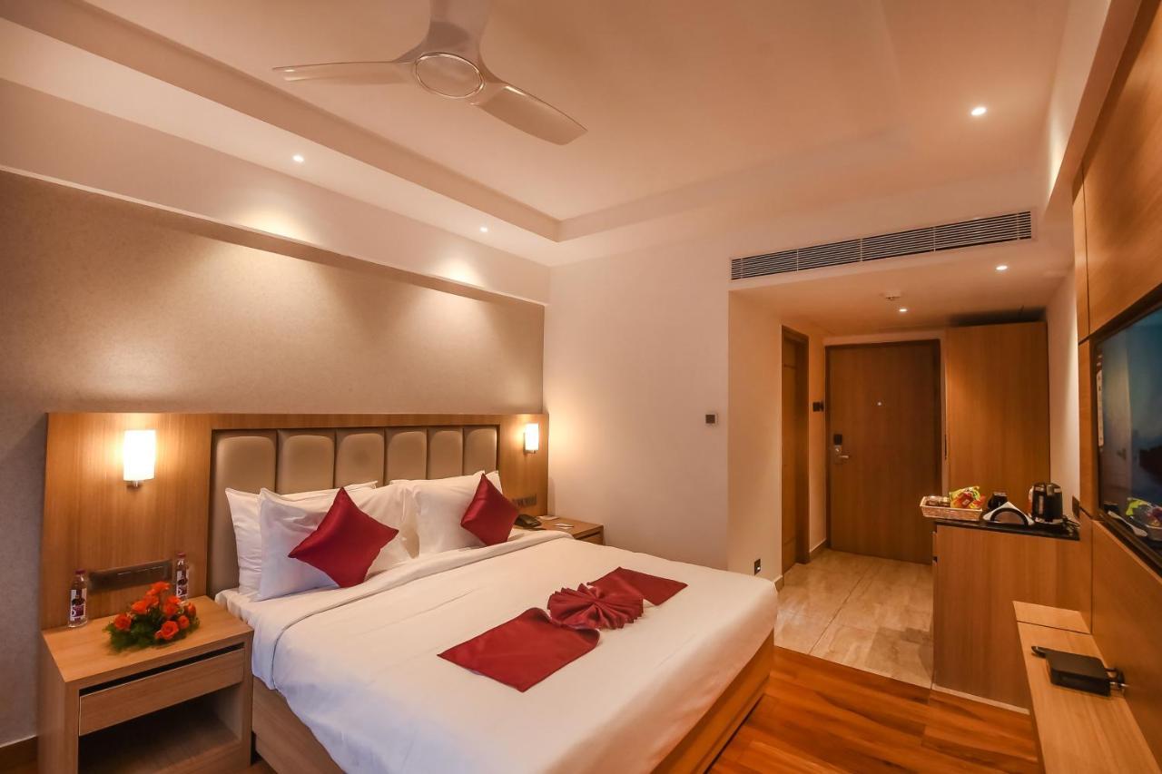 Emerald Clarks Inn Suites Mysore Exterior foto