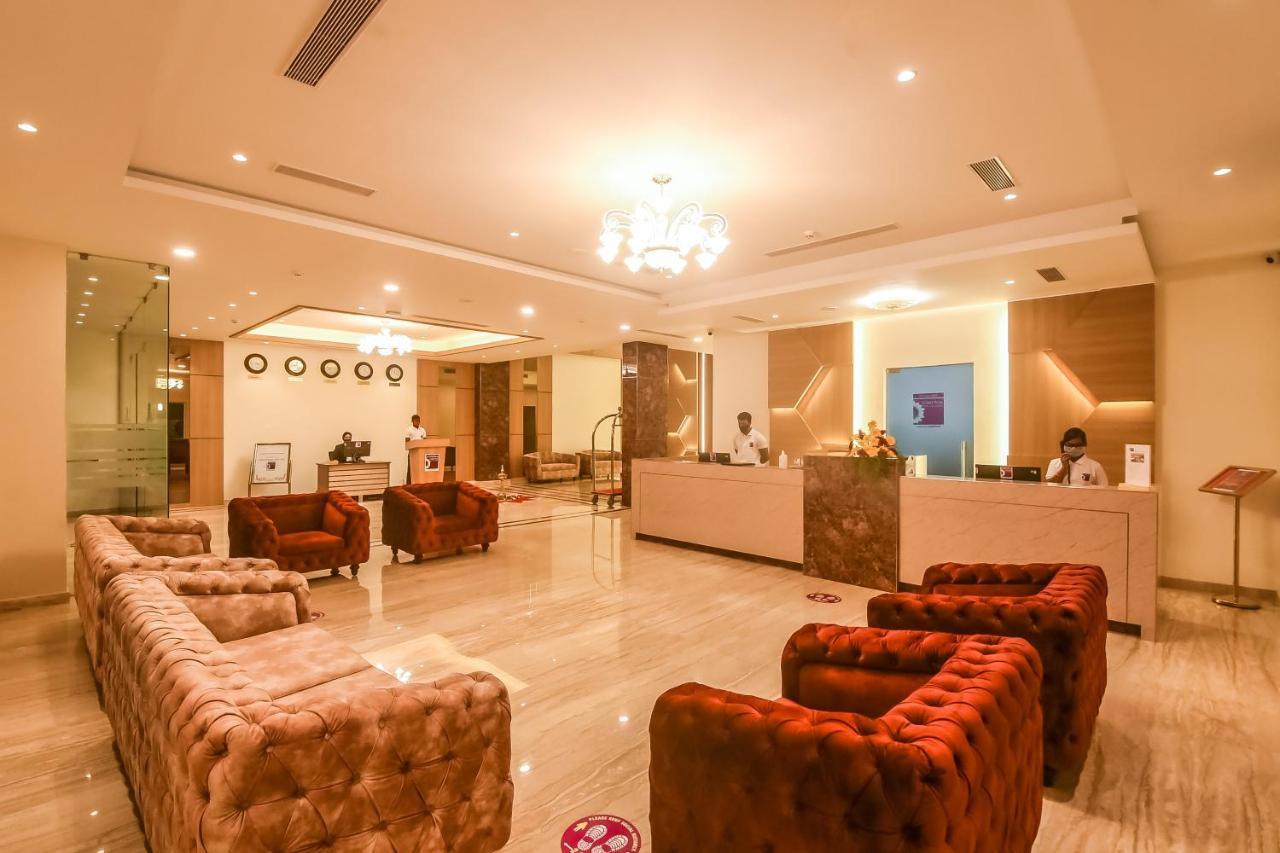 Emerald Clarks Inn Suites Mysore Exterior foto